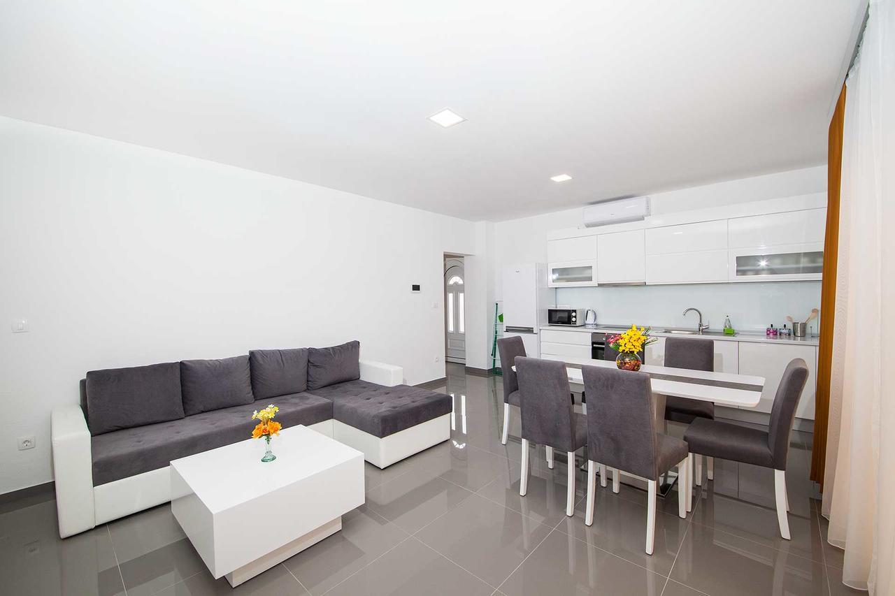 Ivka Apartment *